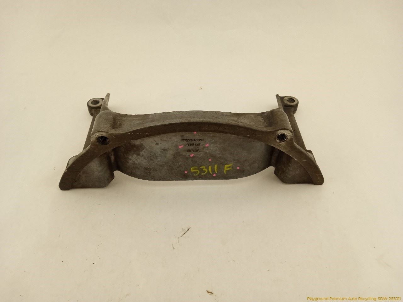 Volvo 240 WAGON Automatic Transmission Bell Housing Bracket Support Fits 75-93