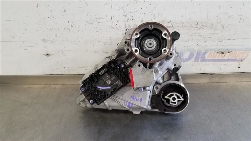 17-20 JAGUAR F PACE F-PACE OEM 2.0L TRANSFER CASE GX637K780BD