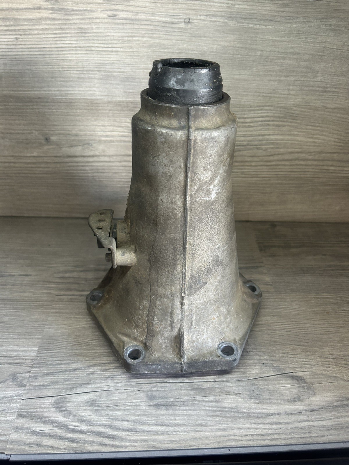 GM Extension Housing CAST # 24208015 24208015-5