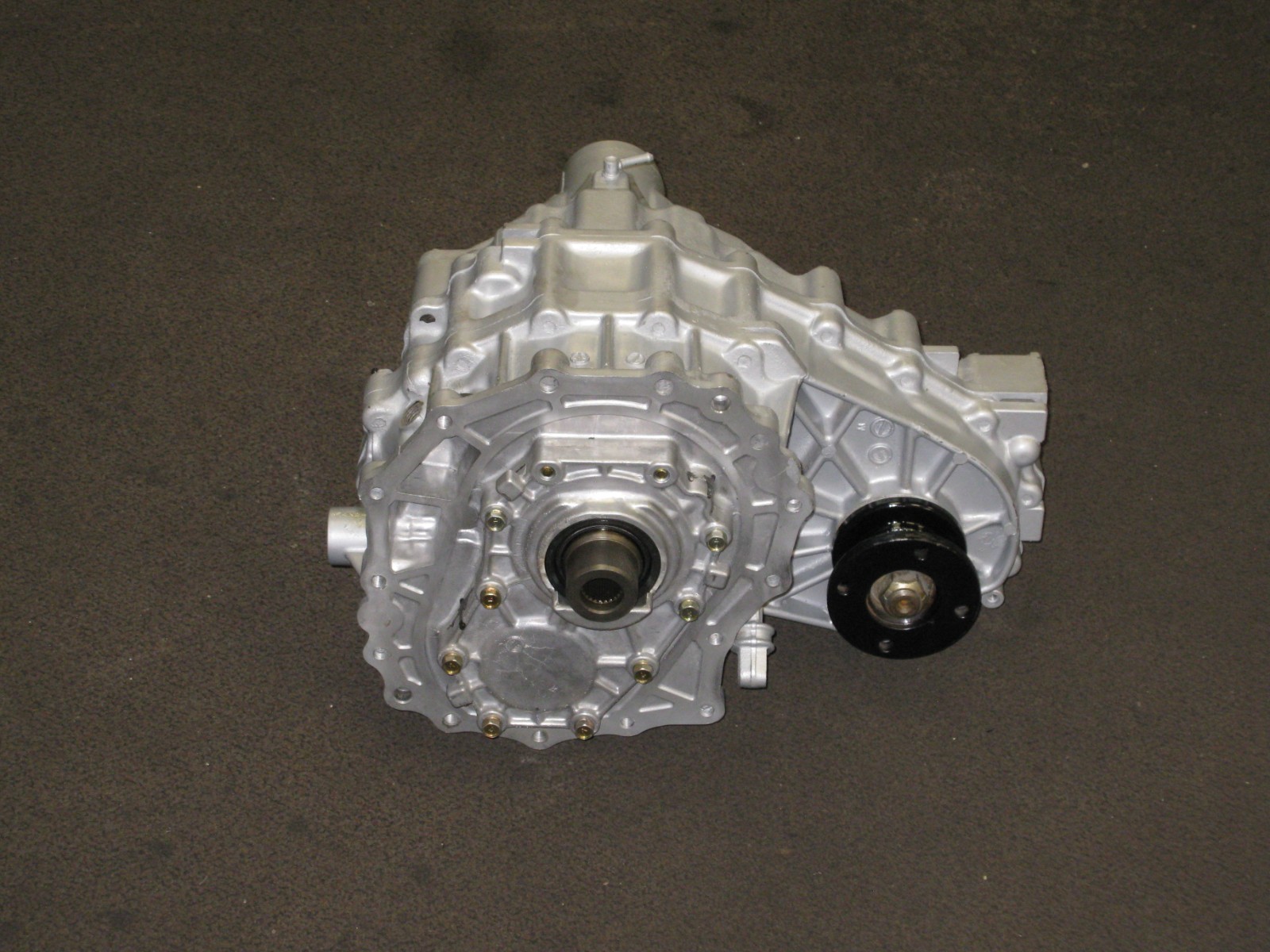 1990 1991 1992 Nissan D21 PickUp Truck 2.4L 4WD Transfer Case Assembly KA24 OEM