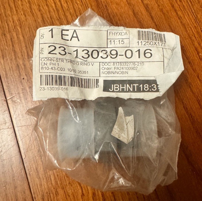 Freightliner 23-13039-016 Trans Oil Cooler Line Fitting Straight Connector