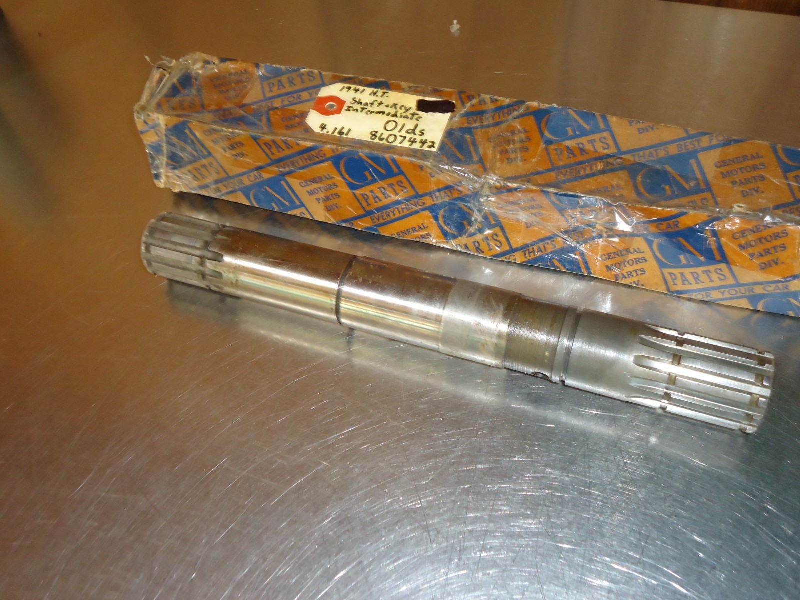 New NOS GM Hydramatic Transmission Intermediate Shaft 8607442 1941 Oldsmobile