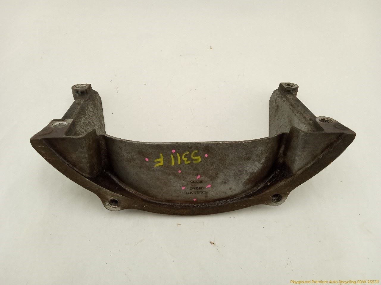 Volvo 240 WAGON Automatic Transmission Bell Housing Bracket Support Fits 75-93