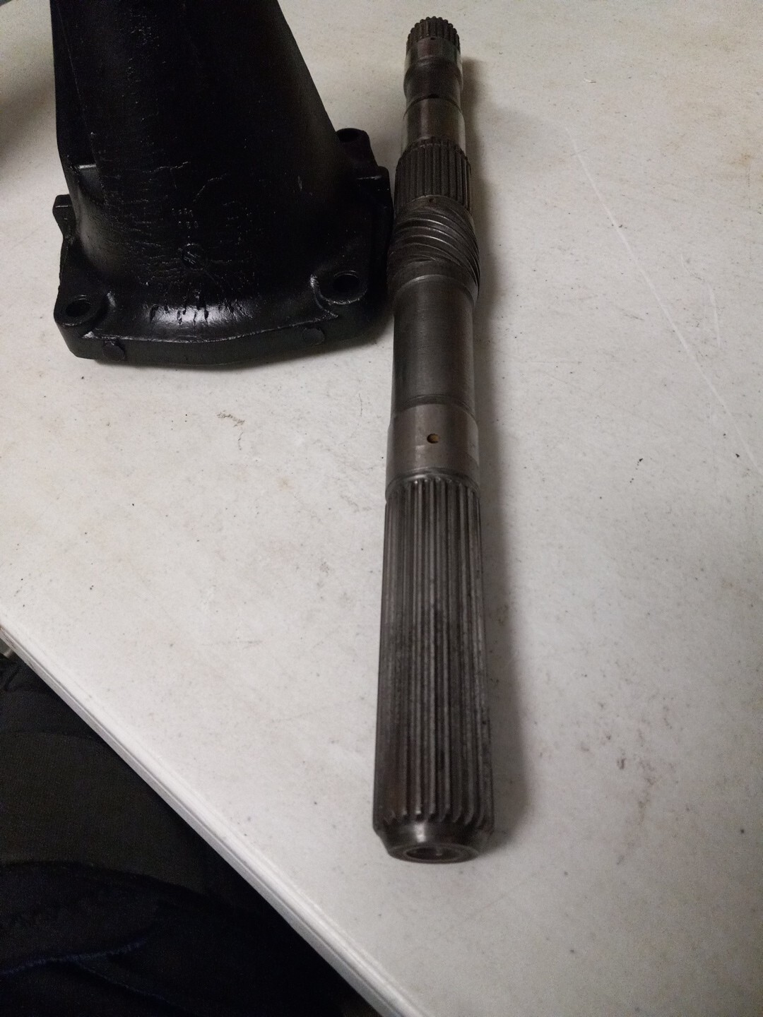 Used TH 350 CHEVY 6 INCH EXTENSION HOUSING W/ OUTPUTSHAFT
