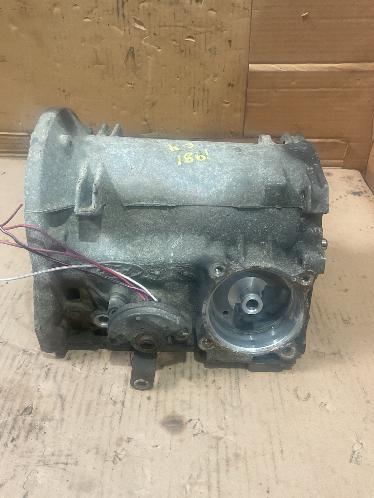c4 1970 up case fill ford automatic trans replacement case only no vent push in