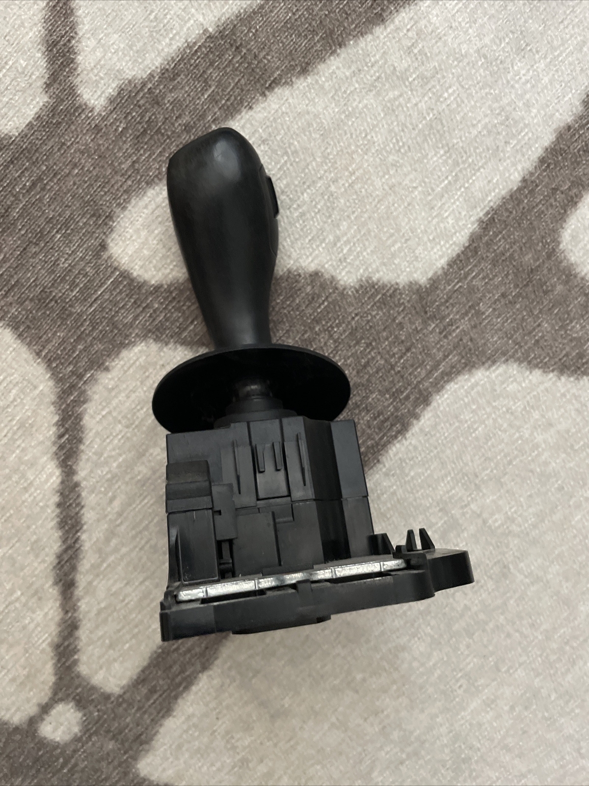 BMW M5 E60 E61 E63 E64 528i 535i 550i Shifter Assembly Gear Selector Lever Knob