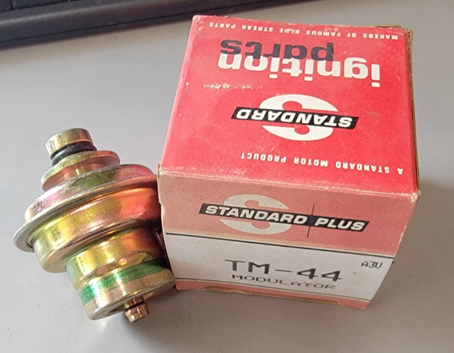 Standard Ignition Automatic Transmission Vacuum Modulator TM-44