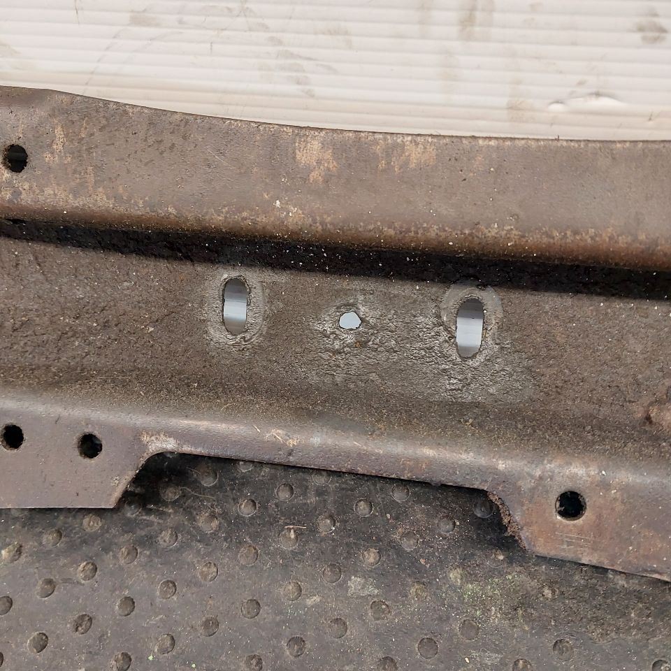 Chevy 1500 Transmission Bar Crossmember 4×4 Mount OEM 1202102