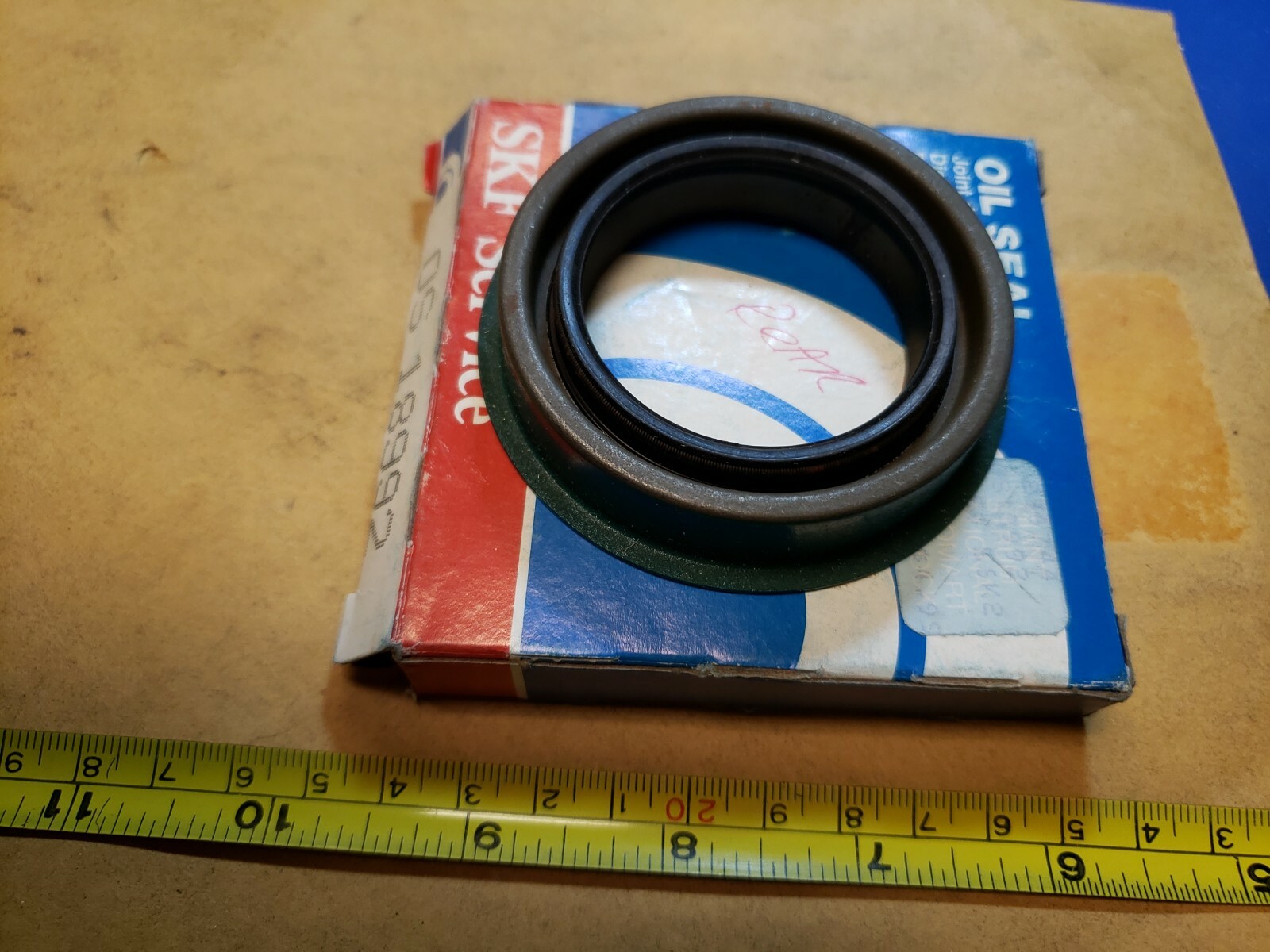 SKF 18992 Main Output Shaft Seal ,/ 8655031 Made In USA 🇺🇸 Free Shipping !