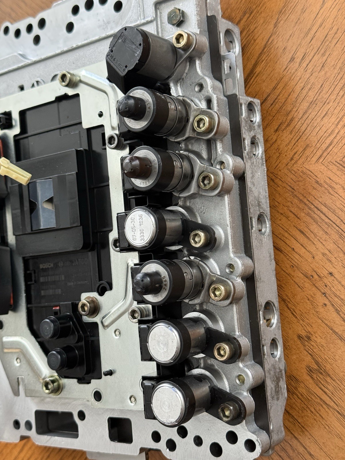 Genuine OEM RE5R05A Valve Body TCM 31040-90X10 Nissan Frontier Titan Xterra