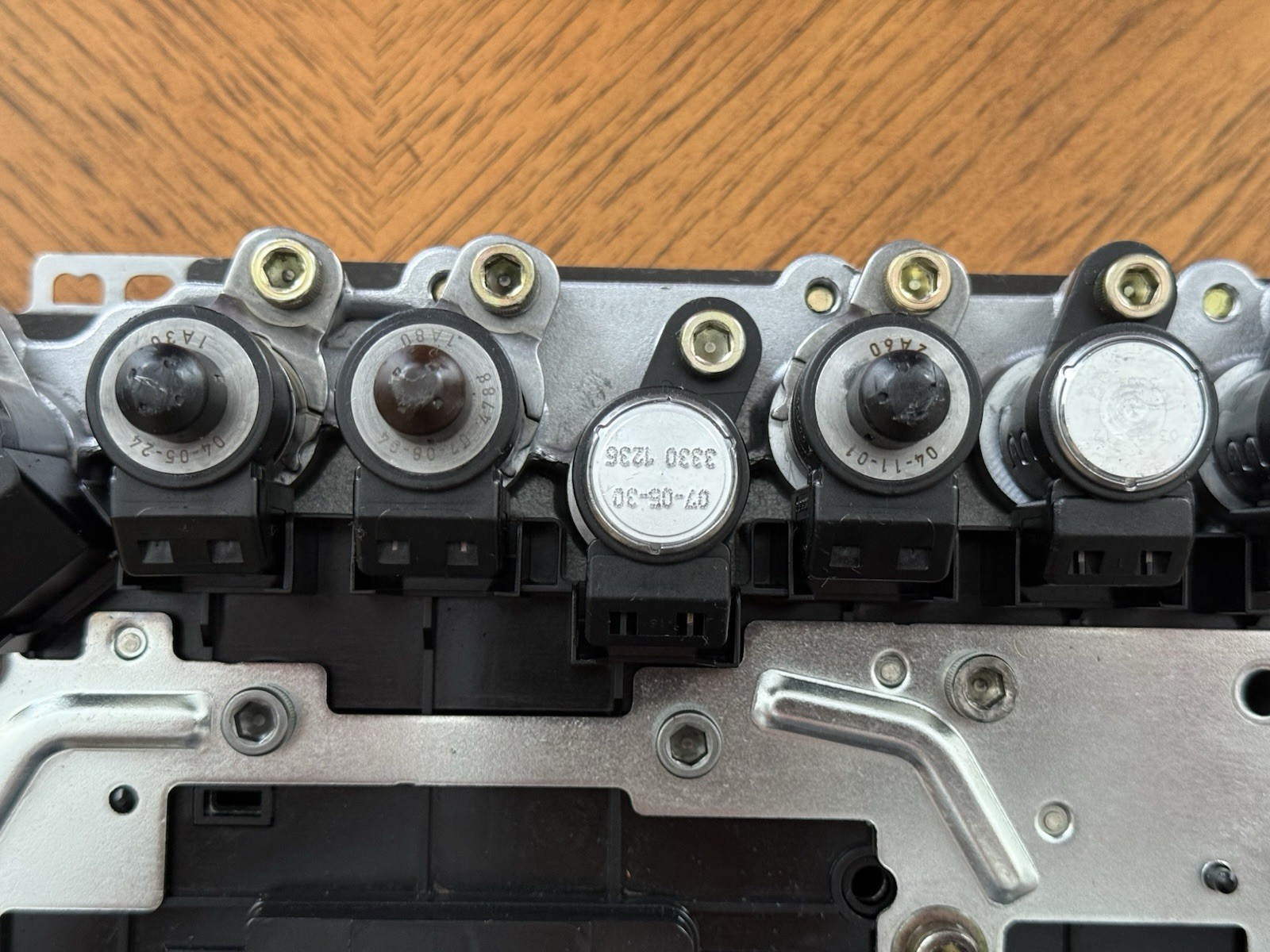 Genuine OEM RE5R05A Valve Body TCM 31040-90X10 Nissan Frontier Titan Xterra