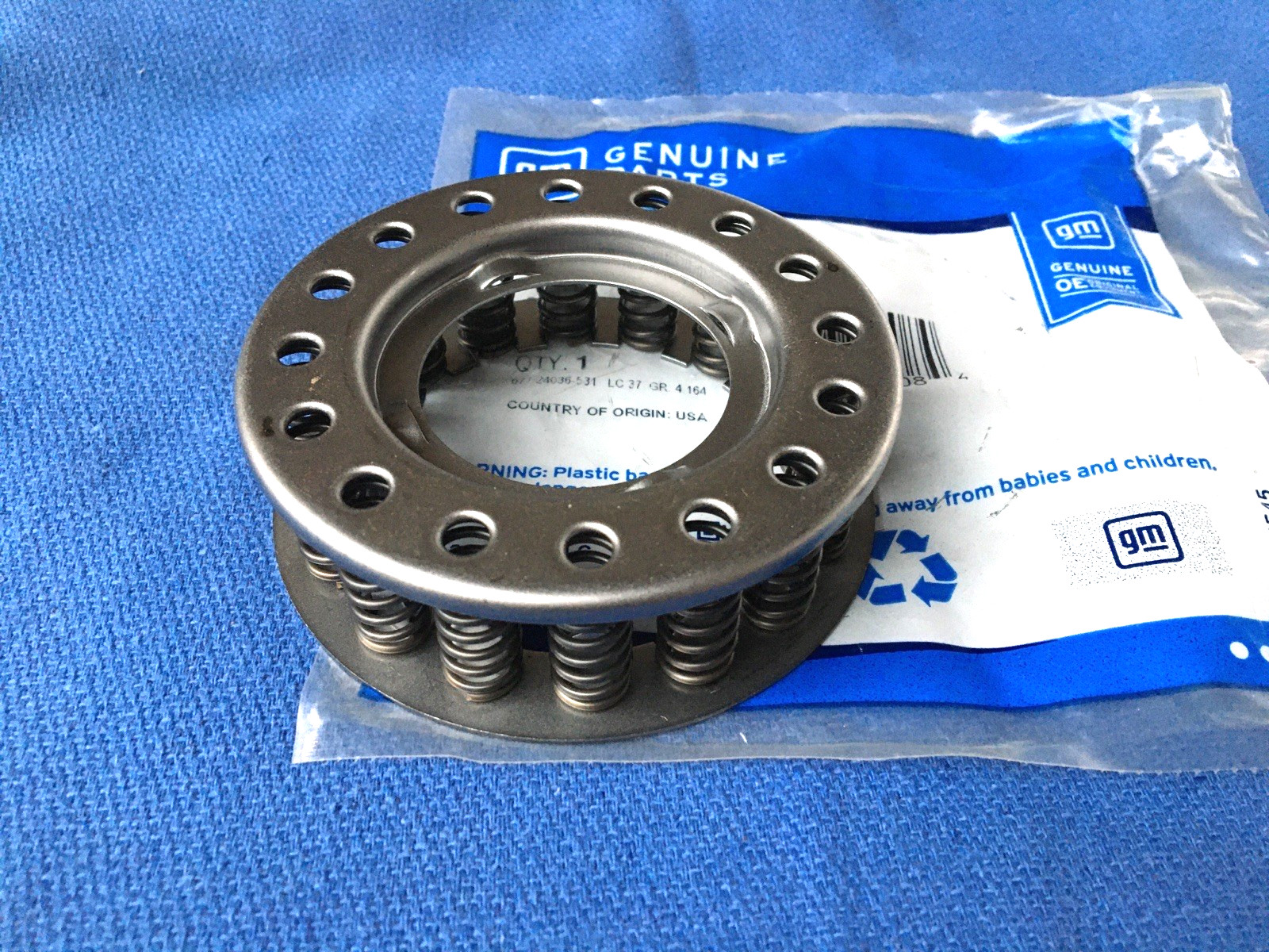 New GM 4L80E Direct Forward Drum Clutch Piston Spring Retainer Housing Return