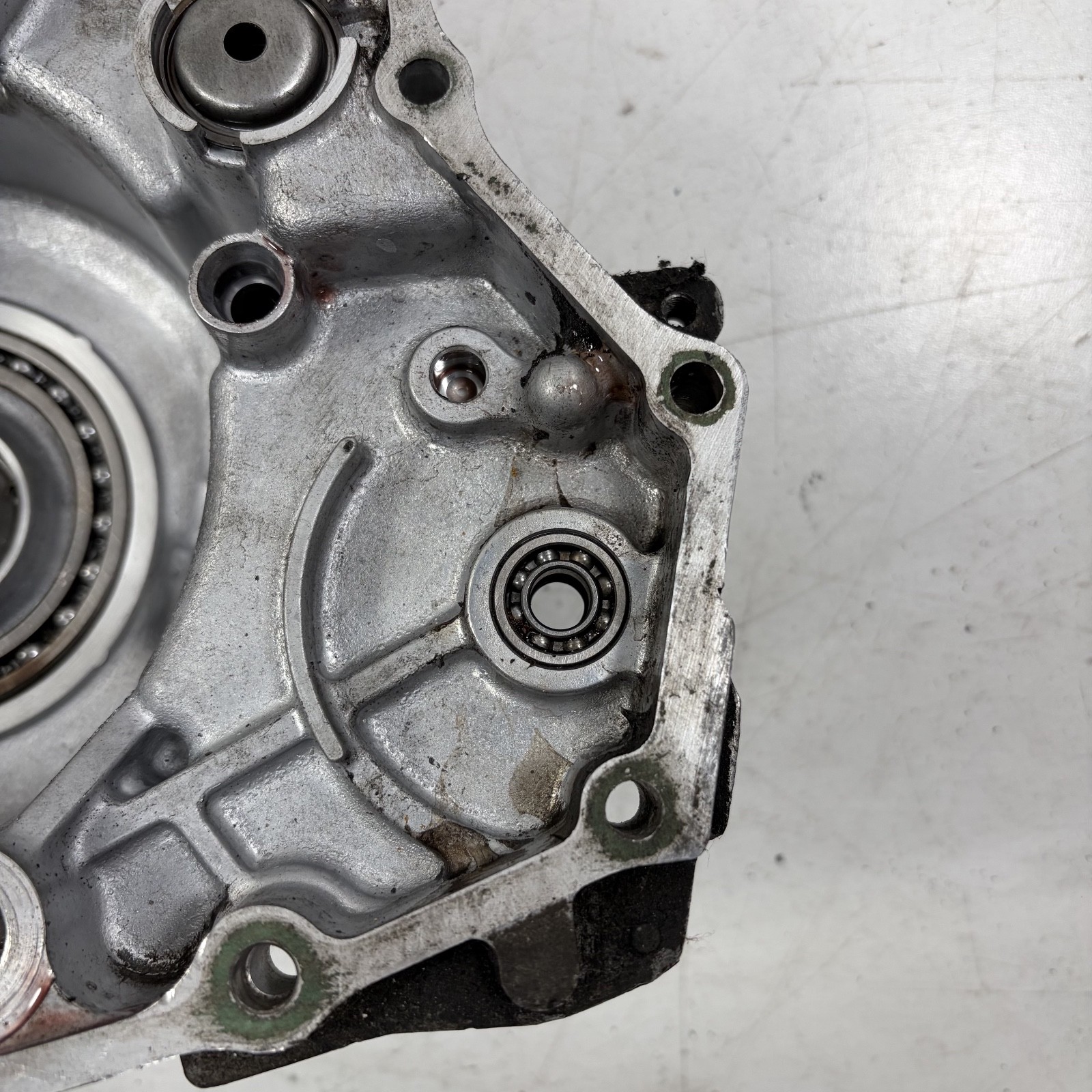 03-04 Honda Pilot AT Transmission Left Side End Cover 21240-P7W-000 OEM