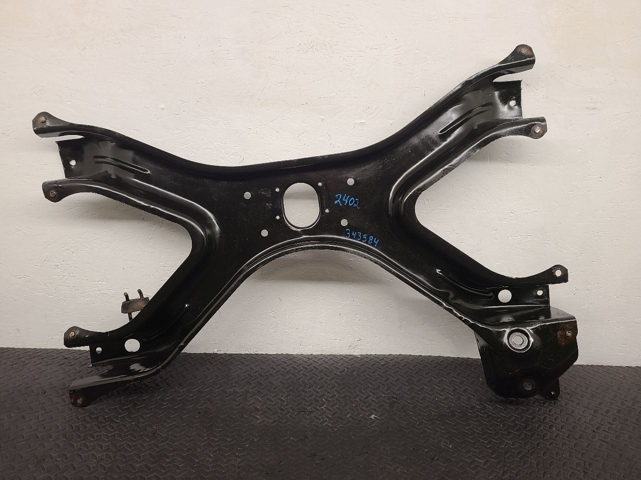 00-06 Toyota Tundra Rear Frame Crossmember OEM 51209-0C010