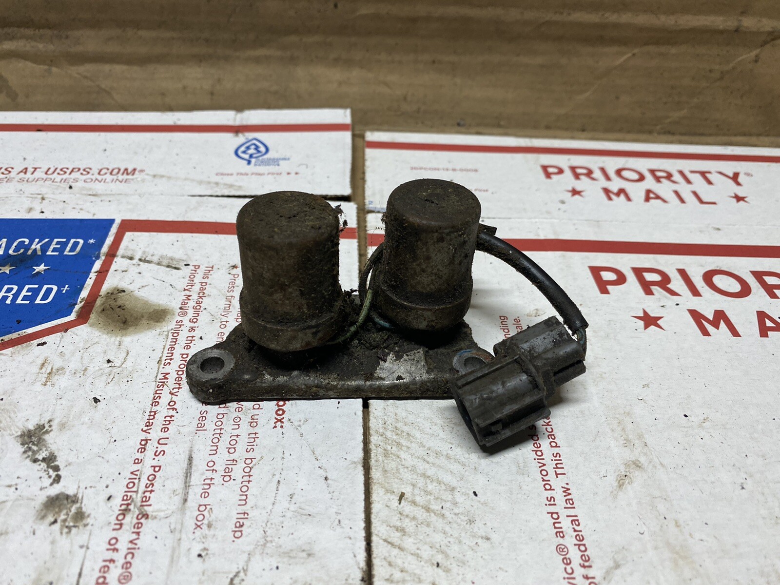 92-00 Civic del Sol auto trans shift lock solenoid sensor OEM 0875