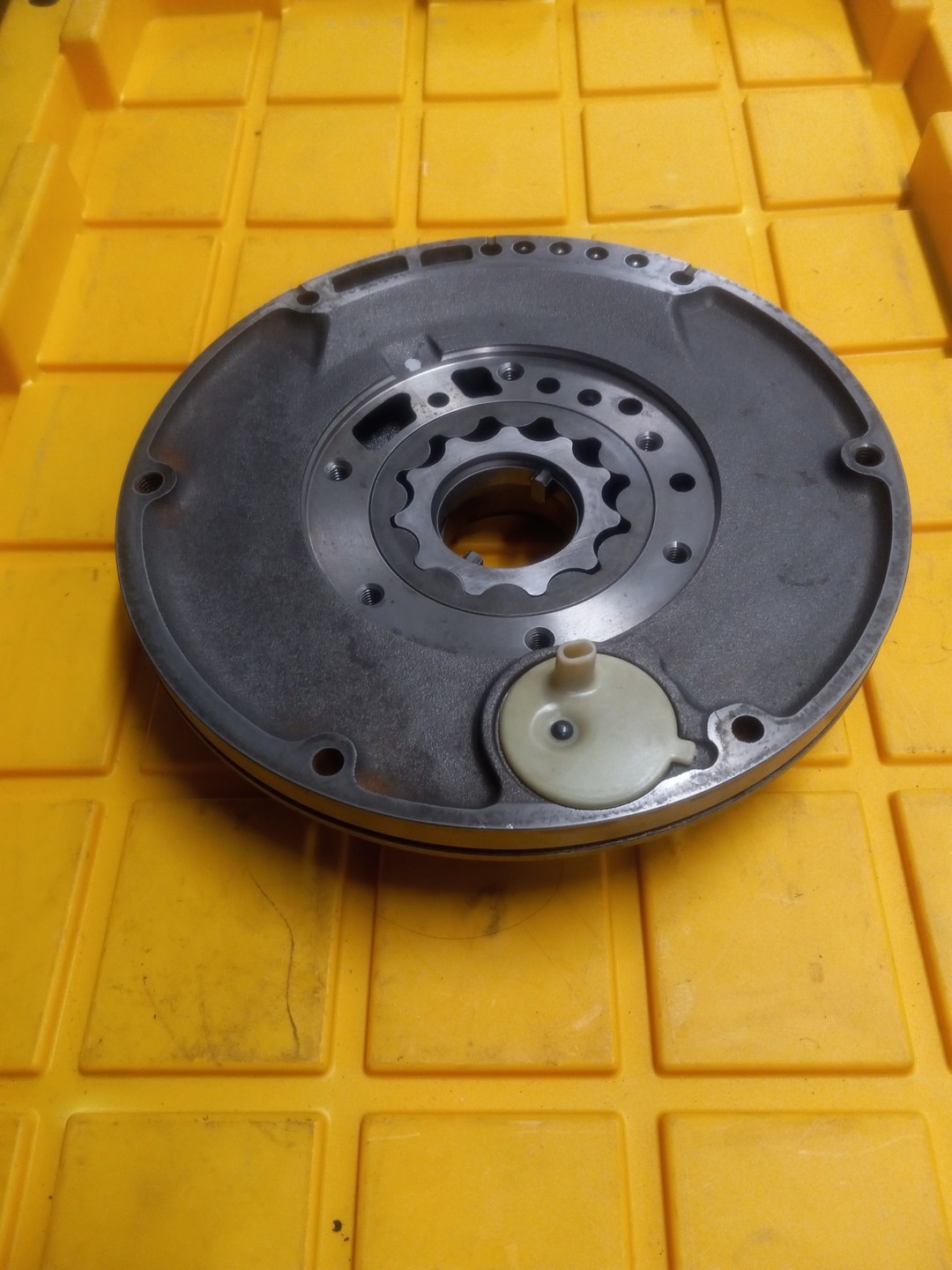 USED 518 PUMP BODY AND PUMP GEARS