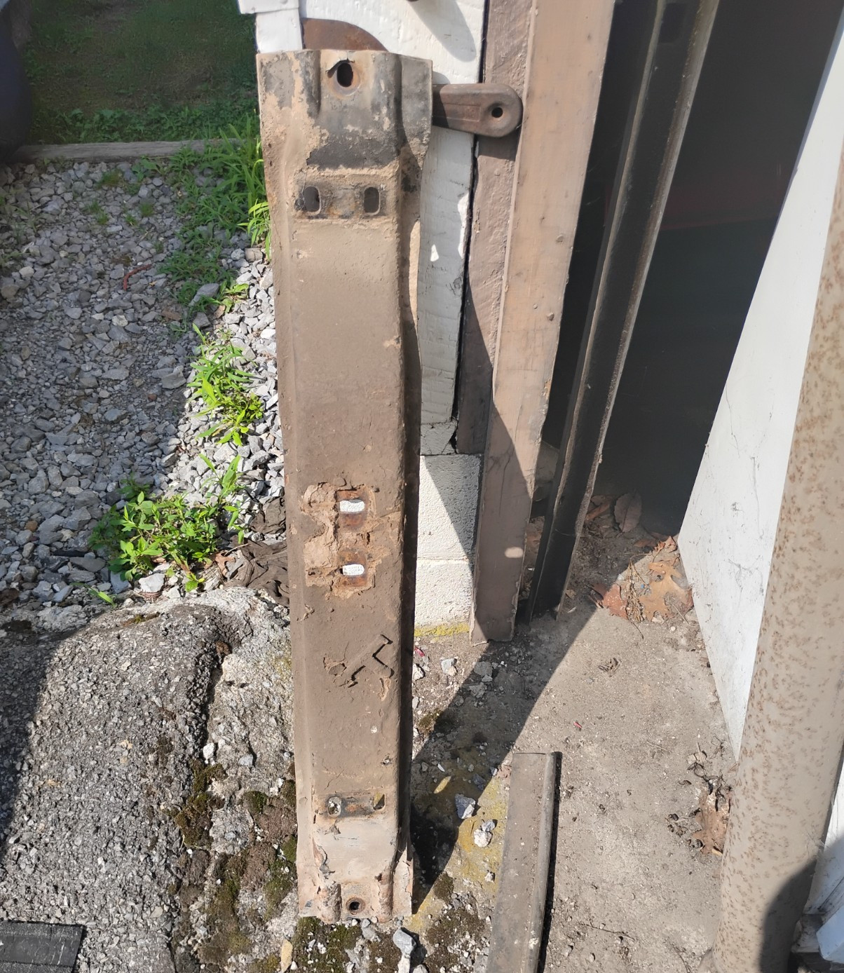 1989-1997 Ford E4OD 2wd Transmission Cross Member