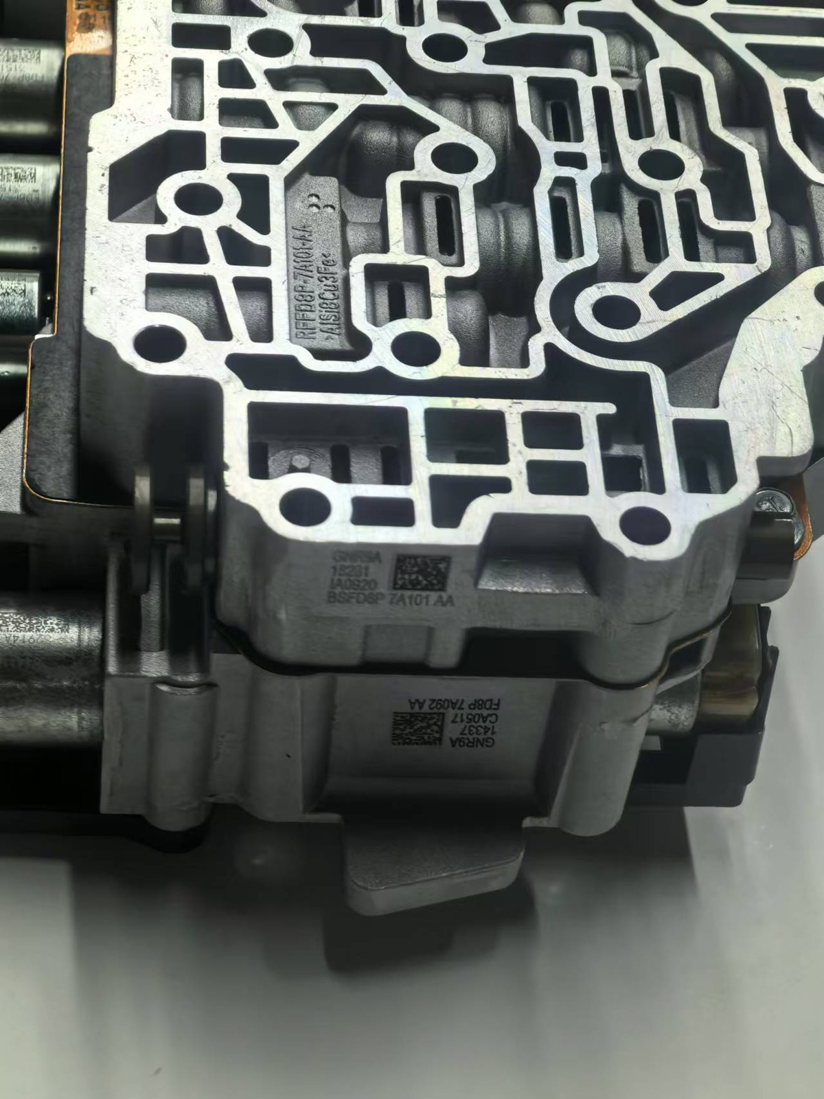 CV6Z7G391A For 2014-up Ford Taurus Escape Fusion 6F35 Valve Body Valve Body
