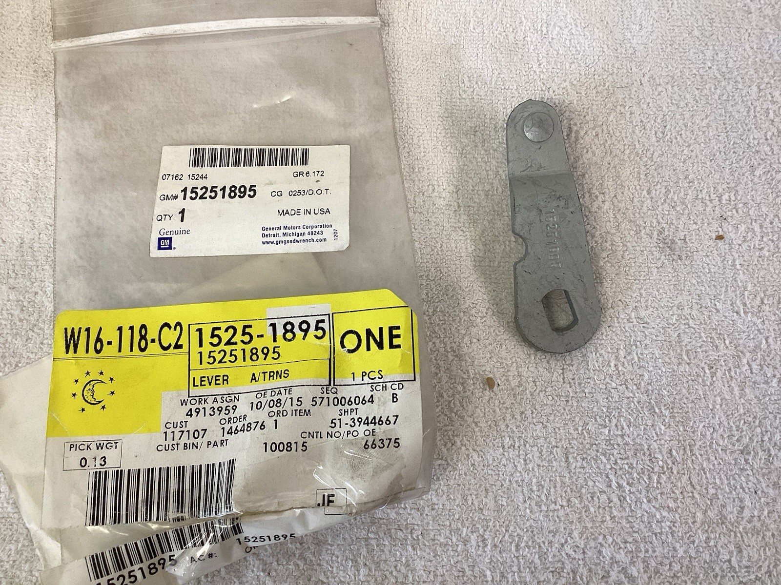 NOS Genuine GM 15251895 Automatic Transmission Shift Lever 1998-2014