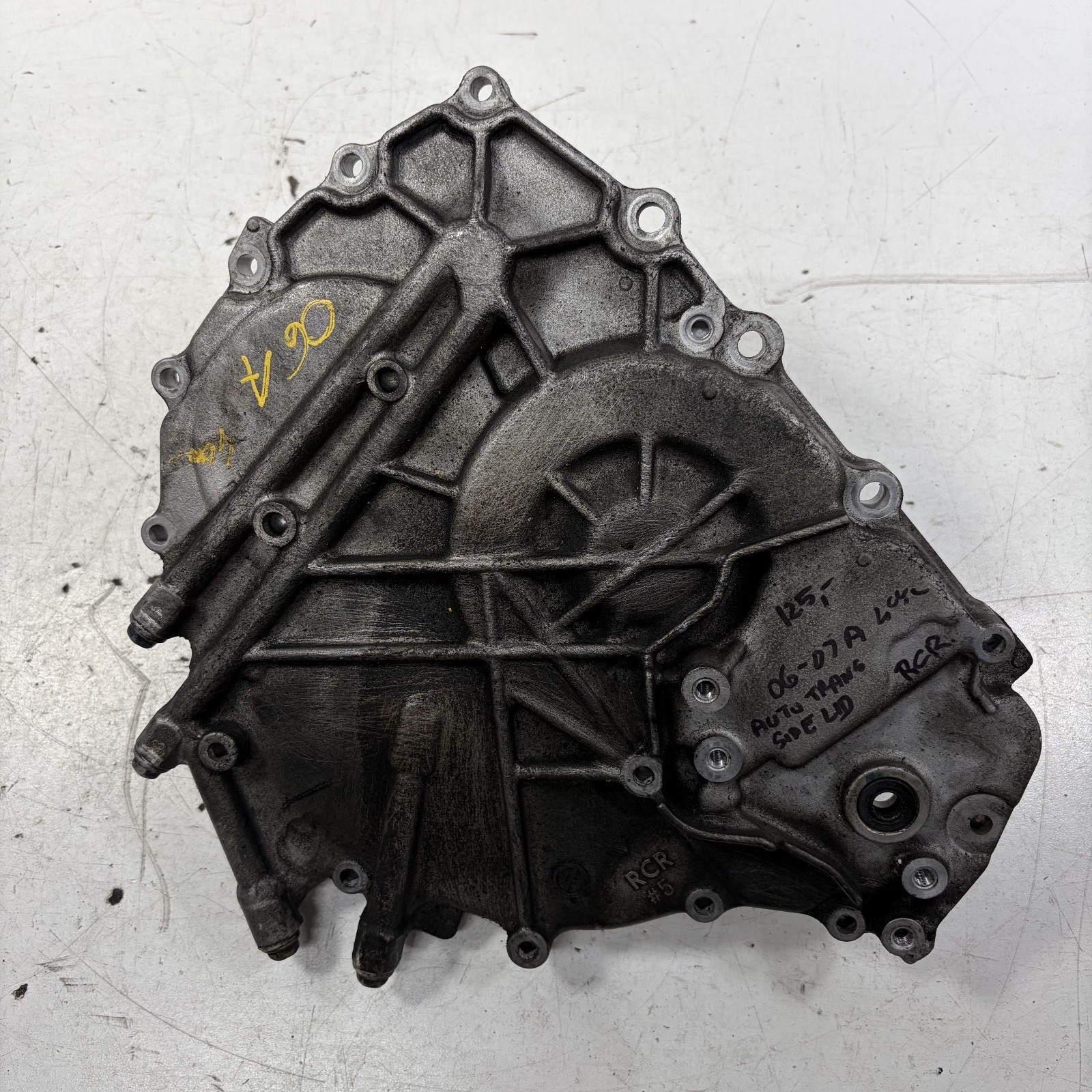 06-12 Honda Accord 4 Cyl AT Transmission Left Side End Cover 21240-RCR-000 OEM