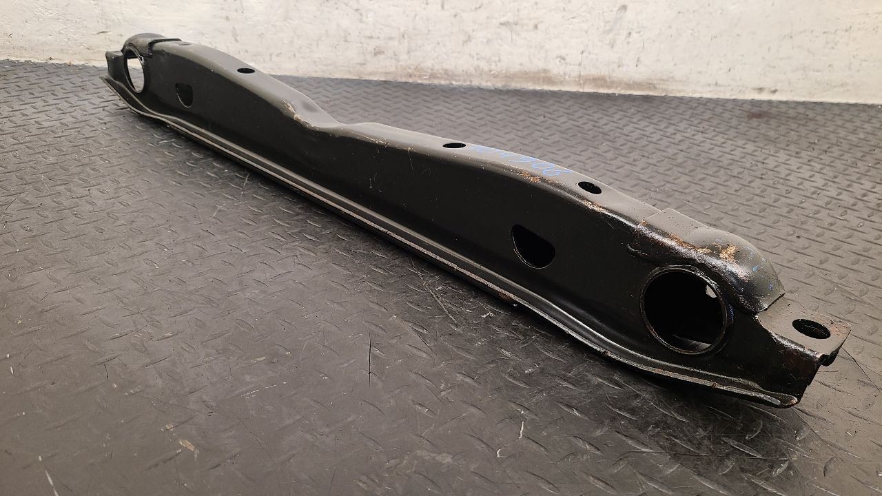 95-05 Chevrolet S10 Blazer Torsion Bar Crossmember OEM 15697843