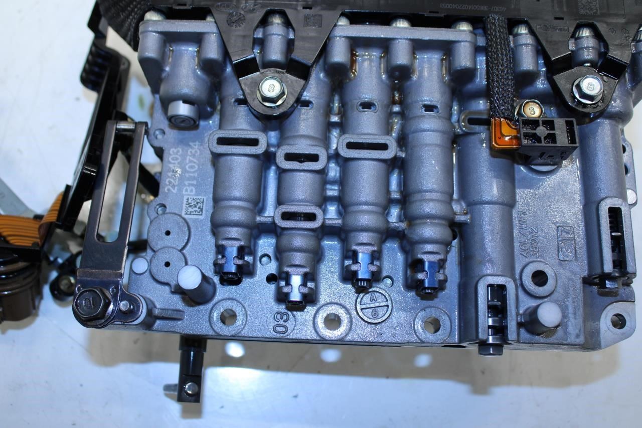 2013-2014 Hyundai Sonata 2.4L FWD Automatic Transmission Valve Body 46210-3B611