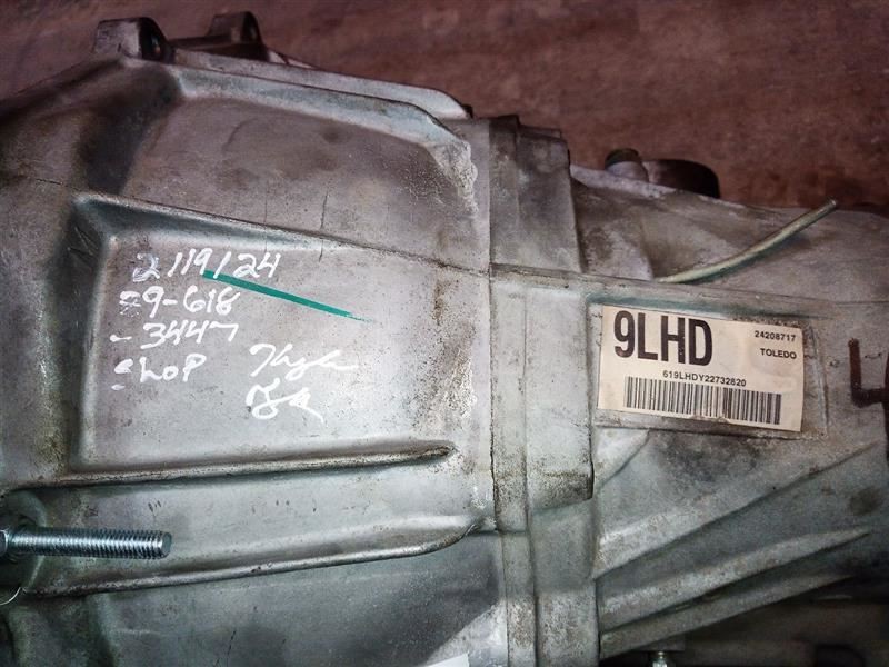 2WD Automatic Transmission from 1999 Suburban 1500 5.7L [122K miles] 6367488