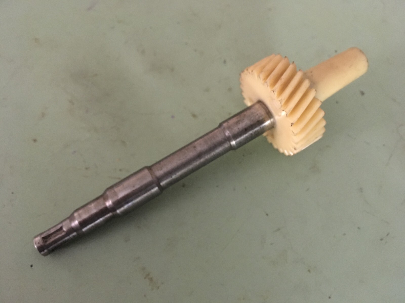 Mopar A833 Manual / 727 Auto Speedometer Gear 27 tooth. See description for app