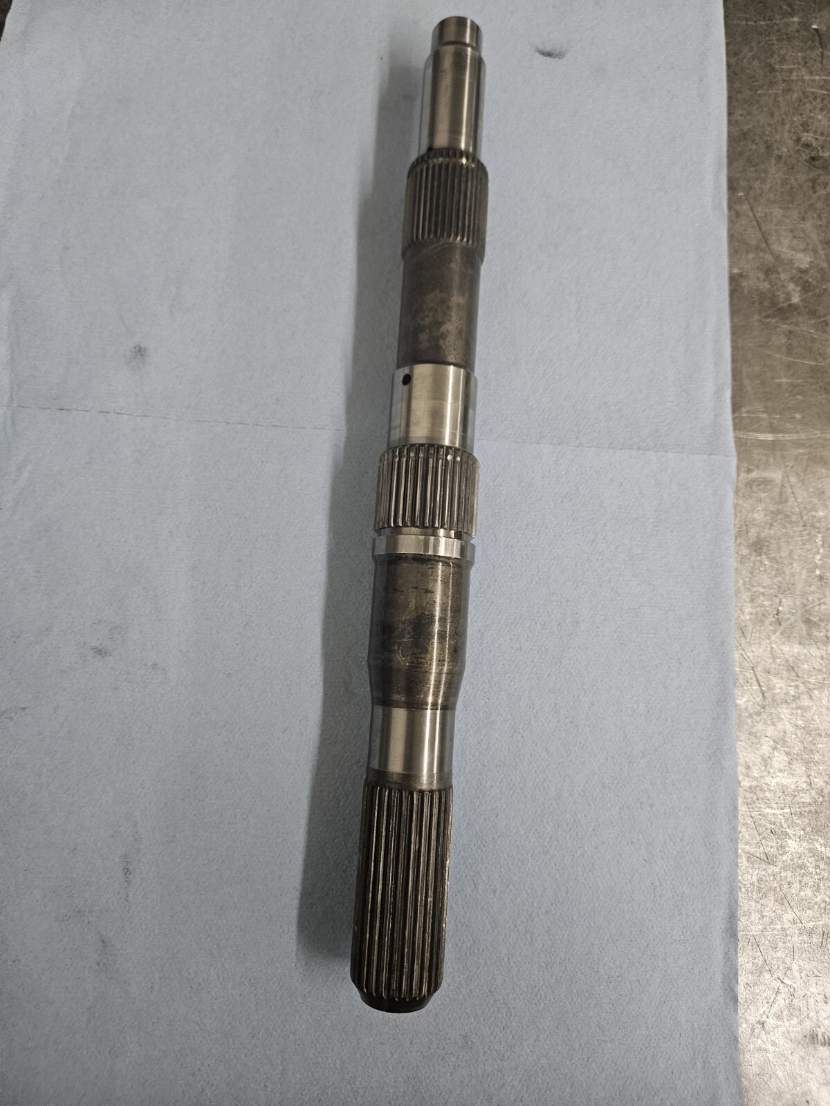 4L60E 4L65E 4WD 4X4 Output Shaft Quality Inspected Used Fits Chevy GMC GM 4 x 4