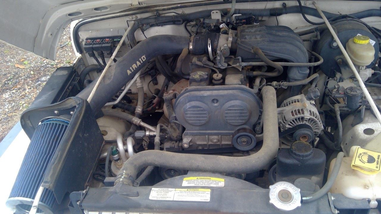 Manual Transmission 2.4L Fits 05-06 WRANGLER 1103346