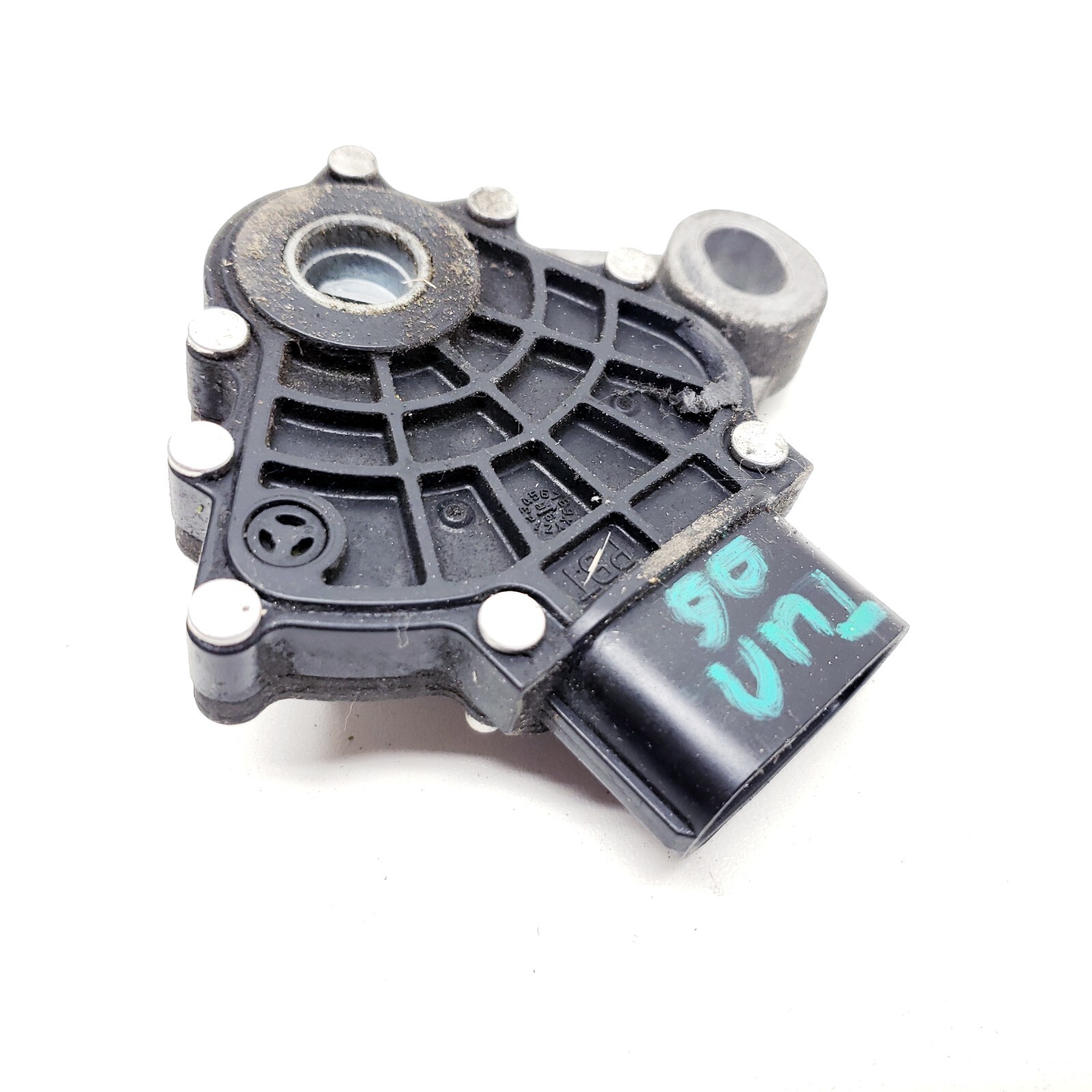 2005-2006 TOYOTA TUNDRA SEQUIOA GEAR SELECTOR Neutral Safety Switch 84540-04010