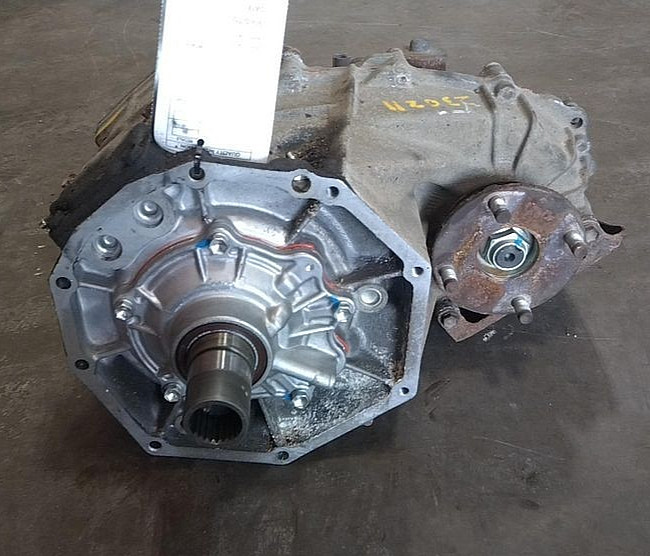 2005-2006 Toyota Tundra Transfer Case Assembly 8 cylinder OEM