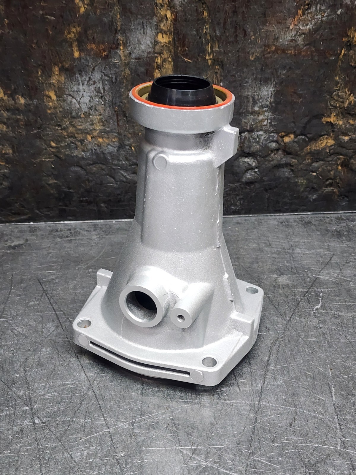 700R4 4L60E TRANSMISSION EXTENSION HOUSING 4 BOLT USE SPEED SENSOR CAST 24202526
