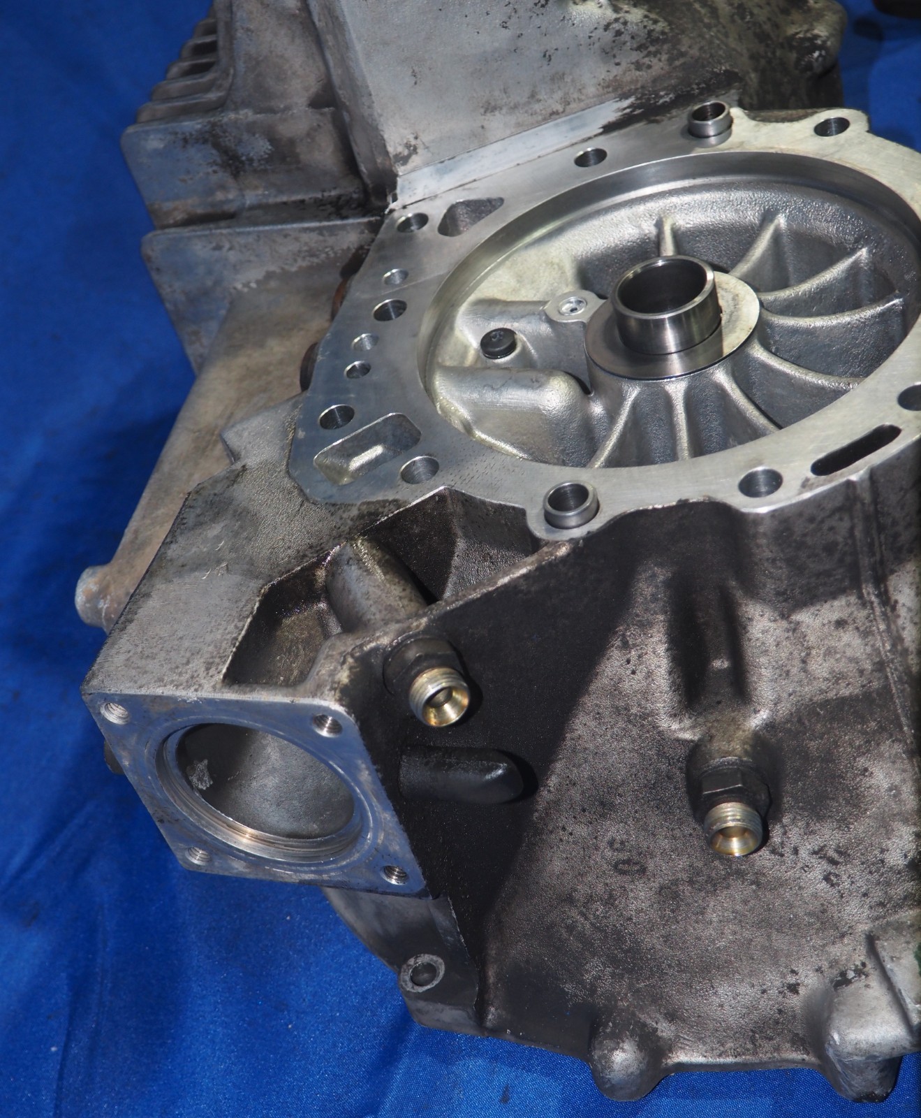 1989-1998 Posche 993 964 911 C2 Tiptronic Transmission Differential Bell Housing