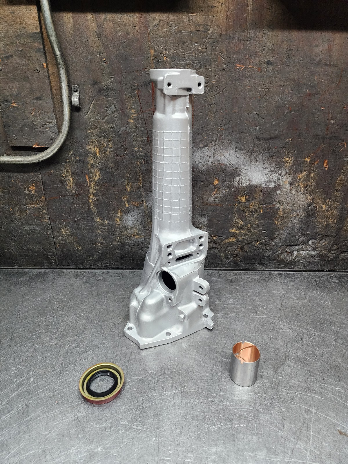 A904 TF-6 TORQUEFLITE 6 TRANSMISSION EXTENSION HOUSING 2WD 1972-UP 18 1/2″ LONG