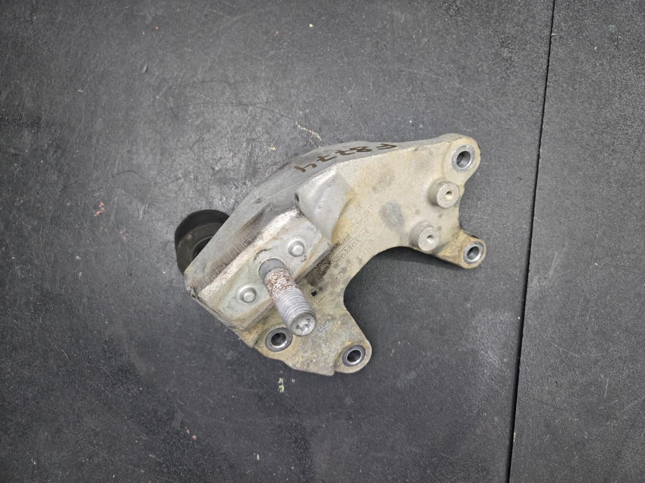 Transmission Mount Bracket 2018 Ford Fusion DG93-7M125-AD 2013 2014 2015 – 2020