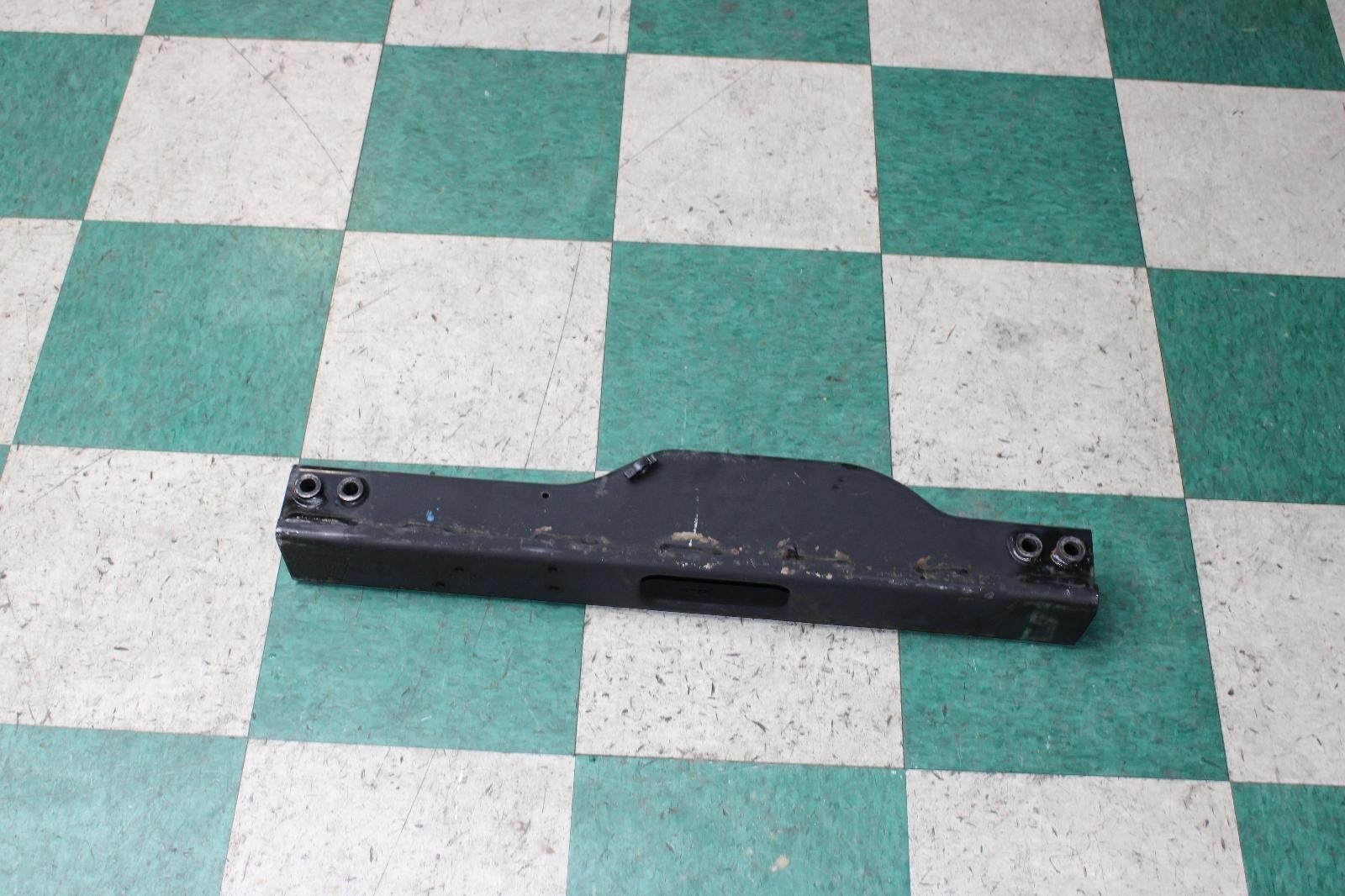 03-06 Avalanche 1500 Automatic Transmission Crossmember Support Cross Member WTY