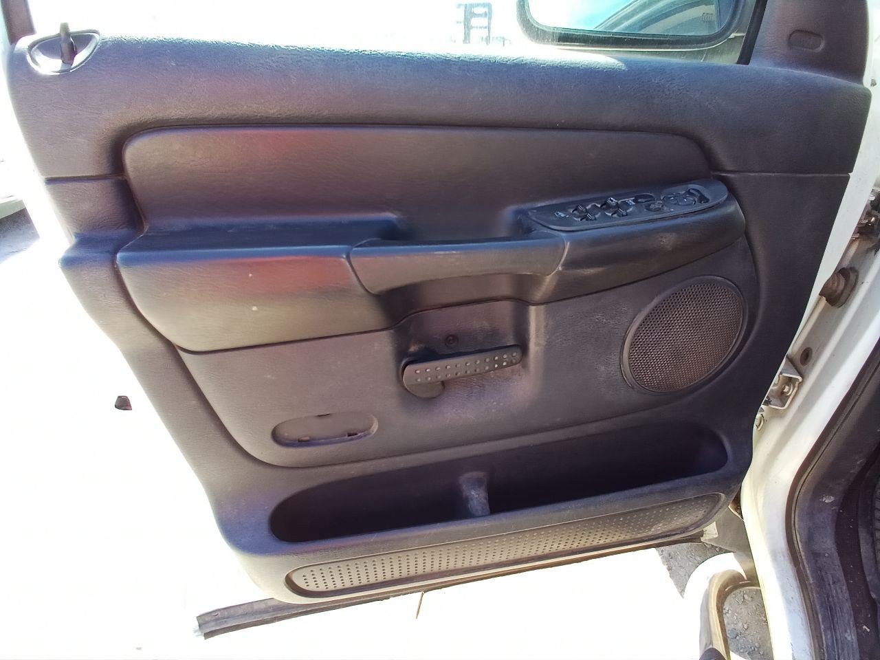 45RFE Automatic Transmission from 2004 Dodge RAM 2500 5.7L 4×4 12207155