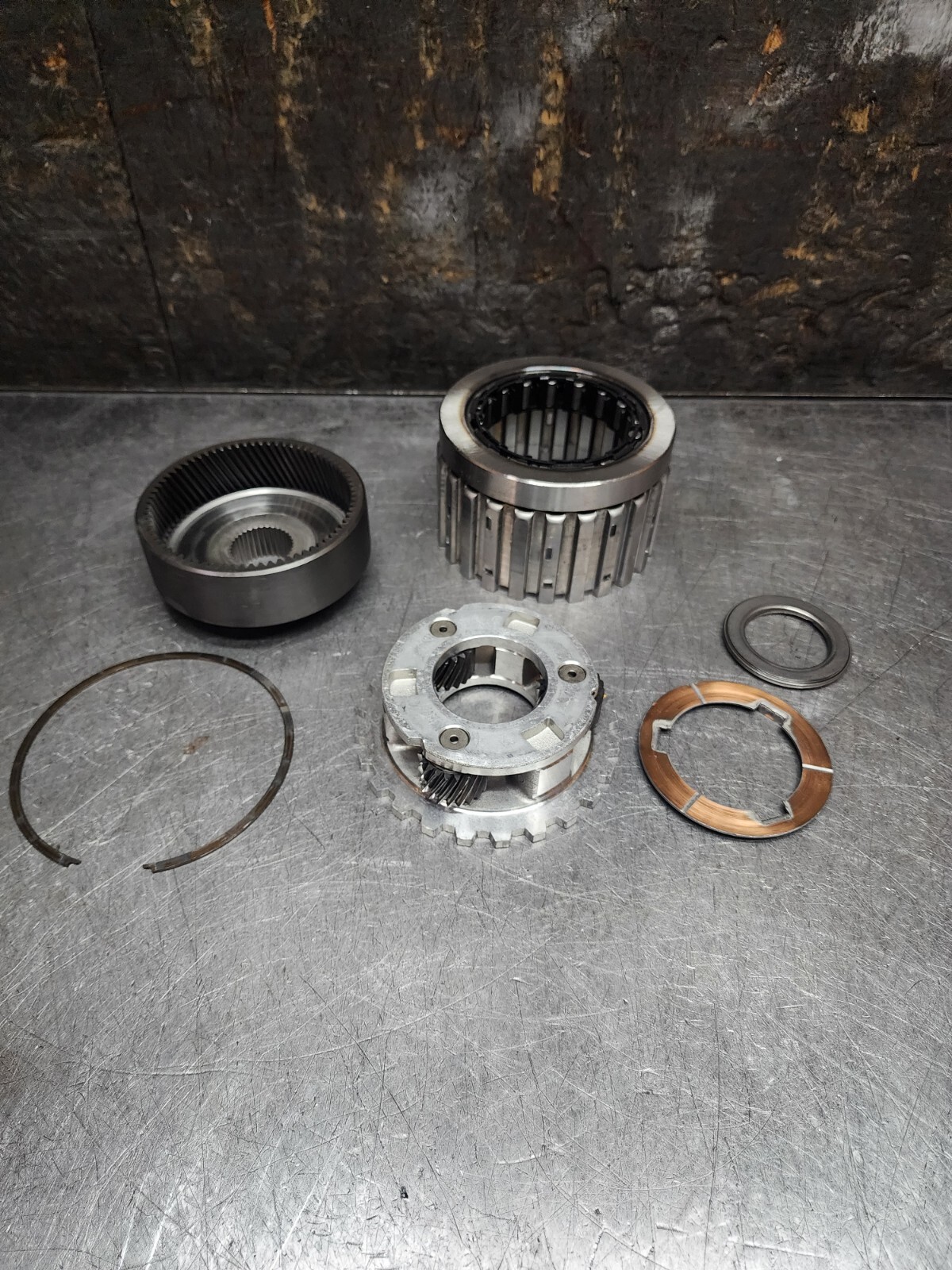 E4OD 4R100 TRANSMISSION REAR PLANET 3 GEARS AND REVERSE CLUTCH HUB 1998-UP FORD