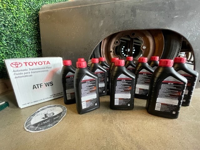 (12) Quart GENUINE TOYOTA ATF WS Automatic Transmission Oil 00289-ATFWS