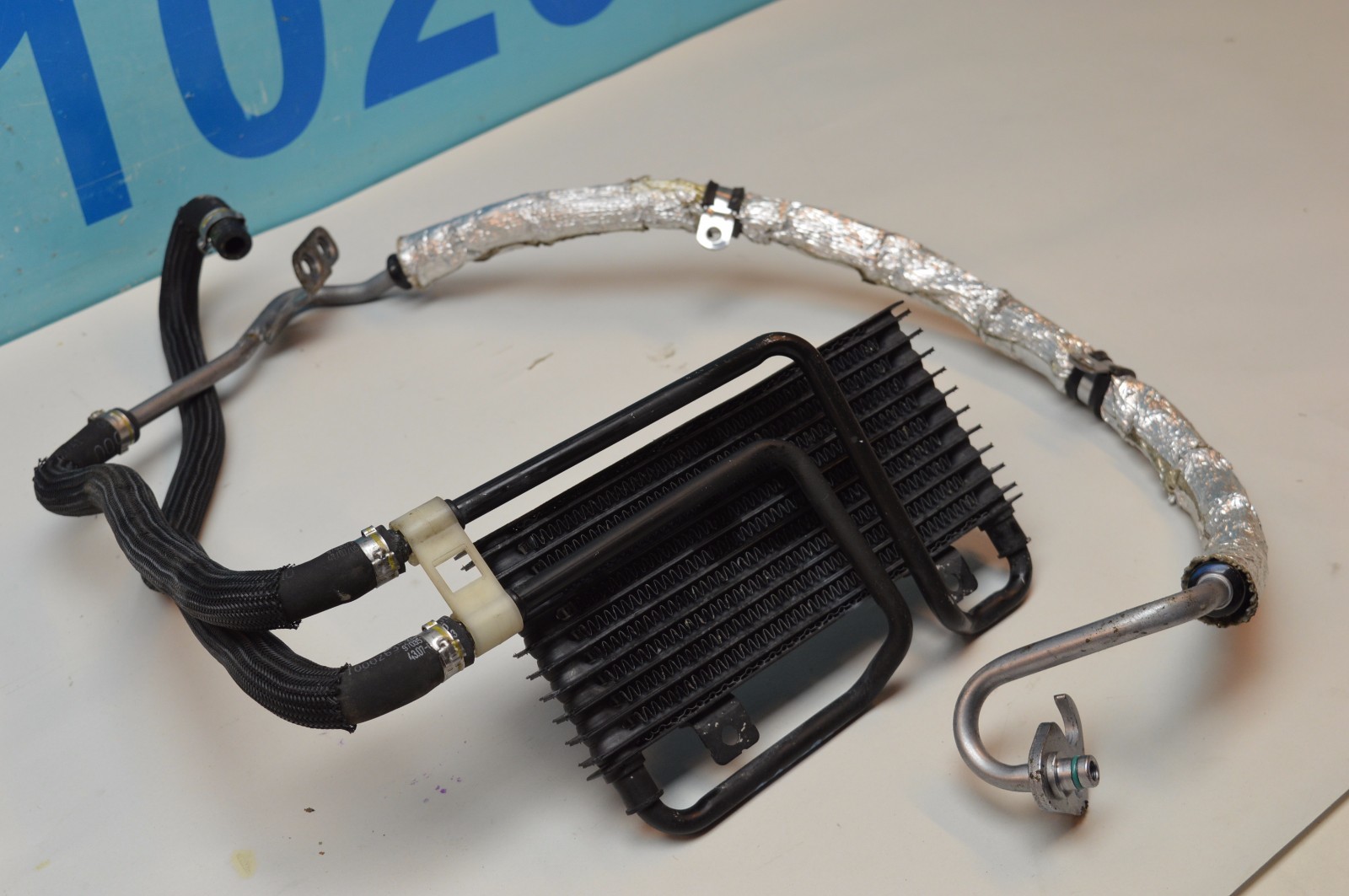 07-09 W221 MB S550 S63 CL550 CL63 POWER STEERING COOLER WITH LINES 2215000500