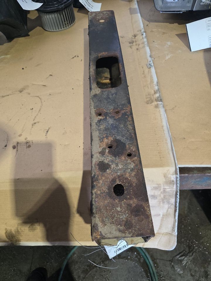 2007-2004 CHEVROLET GMC ESCALADE Transmission Crossmember
