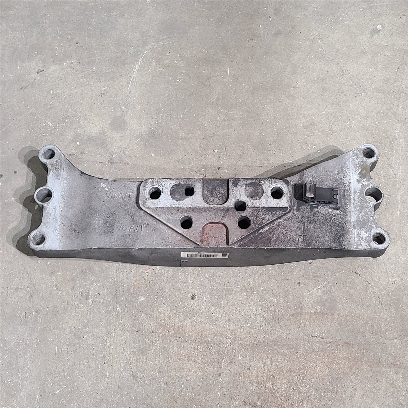 10-15 Camaro SS Automatic Transmission Crossmember Mount Bracket Aa7514