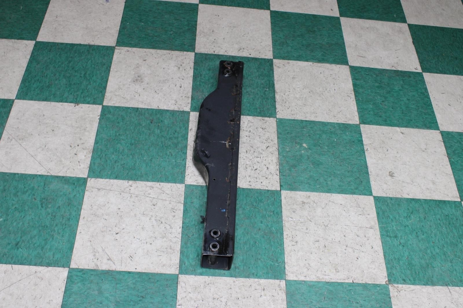03-06 Avalanche 1500 Automatic Transmission Crossmember Support Cross Member WTY