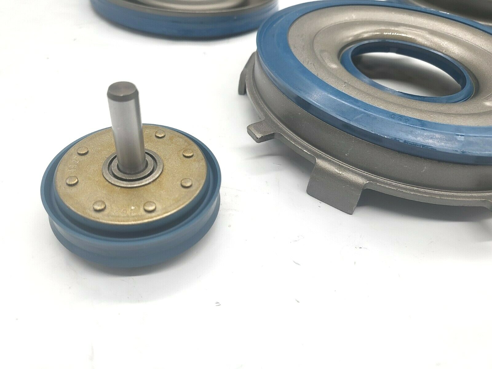 . 4l60e molded bonded pistons Hi Perf BLUE + molded accumulator pistons w/ Pins
