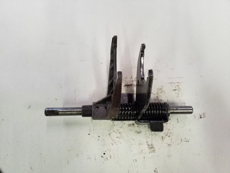 Inside Transfer Case Shifter Forks Fits 03 04 05 06 07 08 09 10 Ford F250 F350
