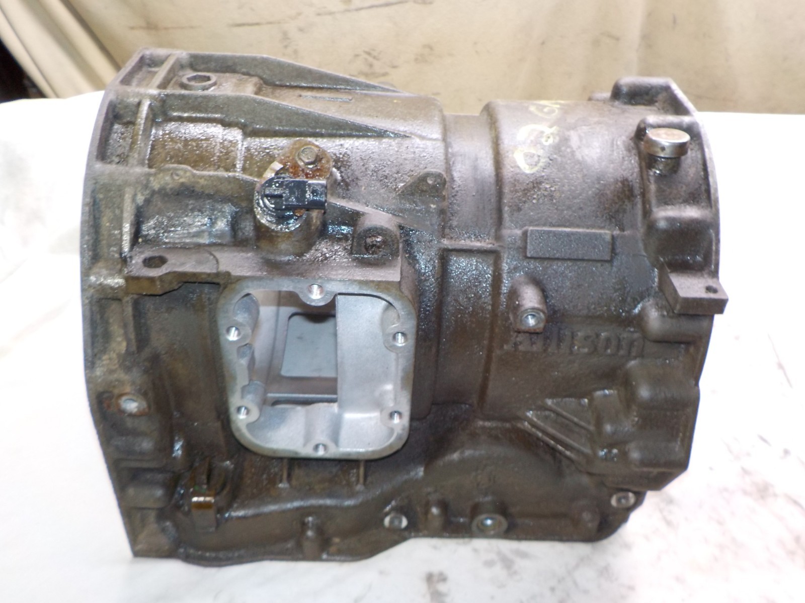 01 02 GMC Sierra 2500HD 3500 6.6 LB7 Allison 1000 main trans case # 29536808