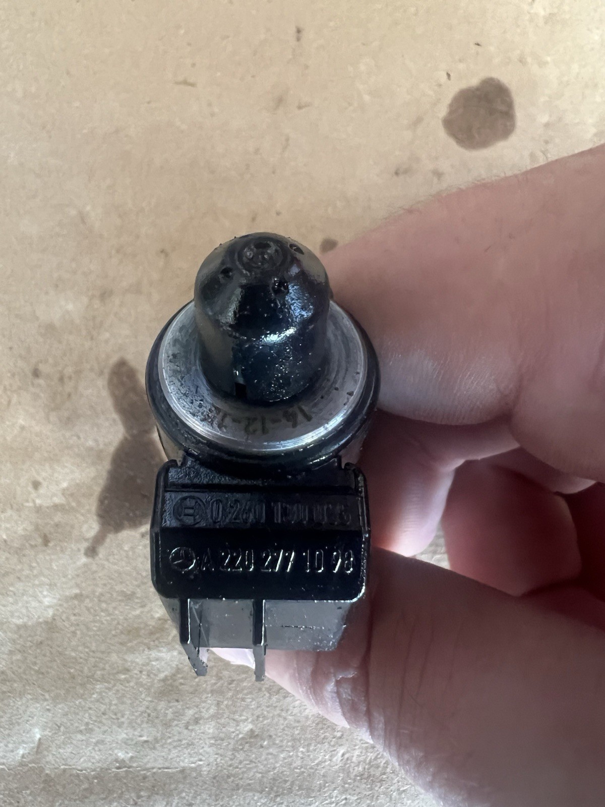 Mercedes SL550 CLK350 CLS550 722.9 7G Tronic Valve Body Solenoid 2202770898 OEM
