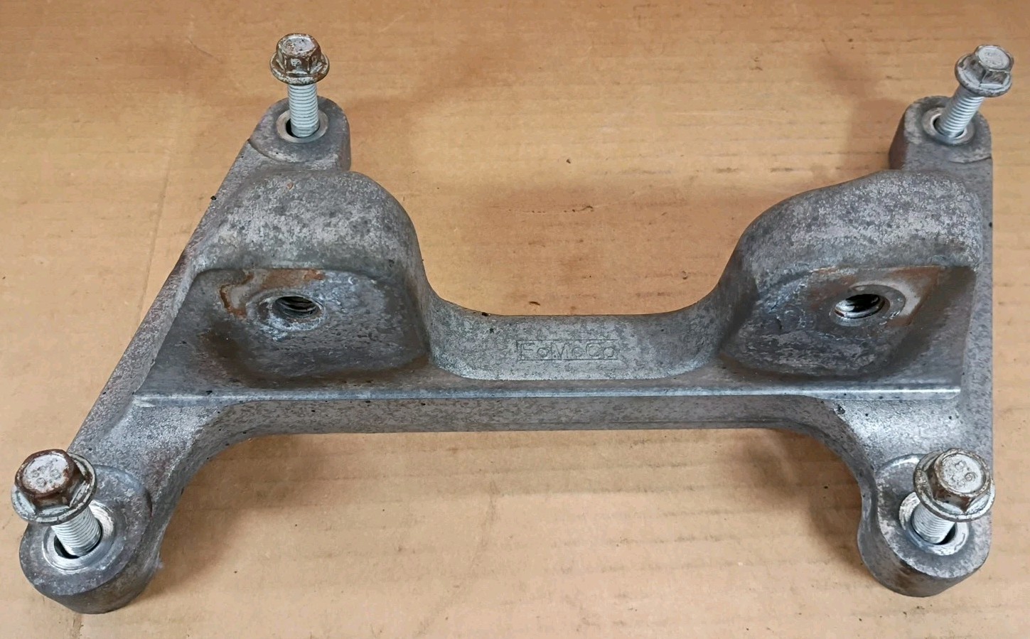 11-24 Ford F-250 F-350 F450 F550 4×2 Auto Trans Mount Bracket OEM BC34-7J266-AB