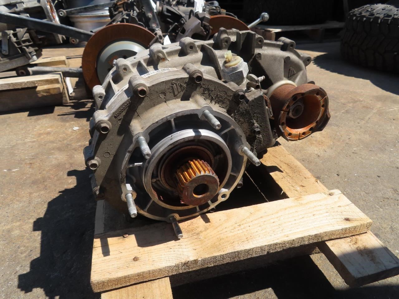 2012-2018 Jeep Wrangler JK OEM Rock-Trac 4 to 1 Transfer Case NP241J 52123503